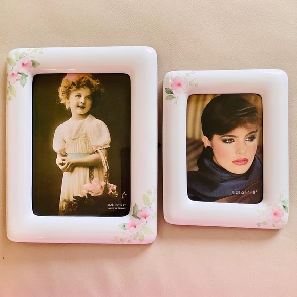 Hudsons Bay Other - Two matching Picture Frames 5x7” & 31/2x5 “ White, Pink Floral Vintage